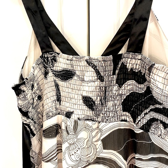 Coupé Collection dress. Excellent condition. Sheer with liner underneath. - Picture 5 of 7